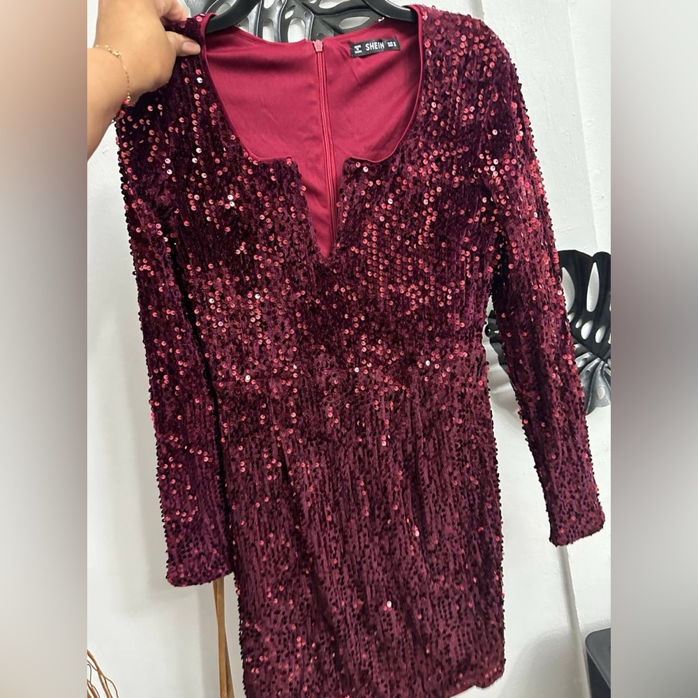 Dress - Picture 3 of 3